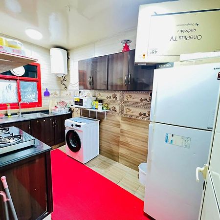 Moon Backpackers , Al Rigga , Partition For Couples And For Singles Apartman Dubaj Kültér fotó