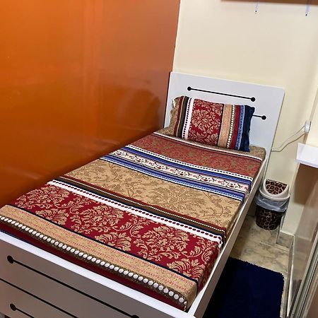 Moon Backpackers , Al Rigga , Partition For Couples And For Singles Apartman Dubaj Kültér fotó