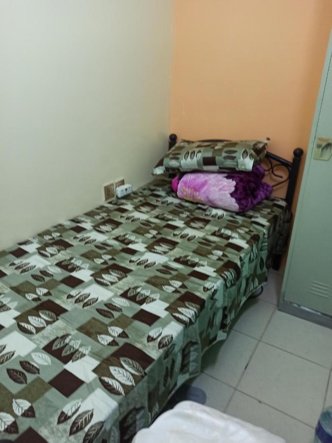 Moon Backpackers , Al Rigga , Partition For Couples And For Singles Apartman Dubaj Kültér fotó