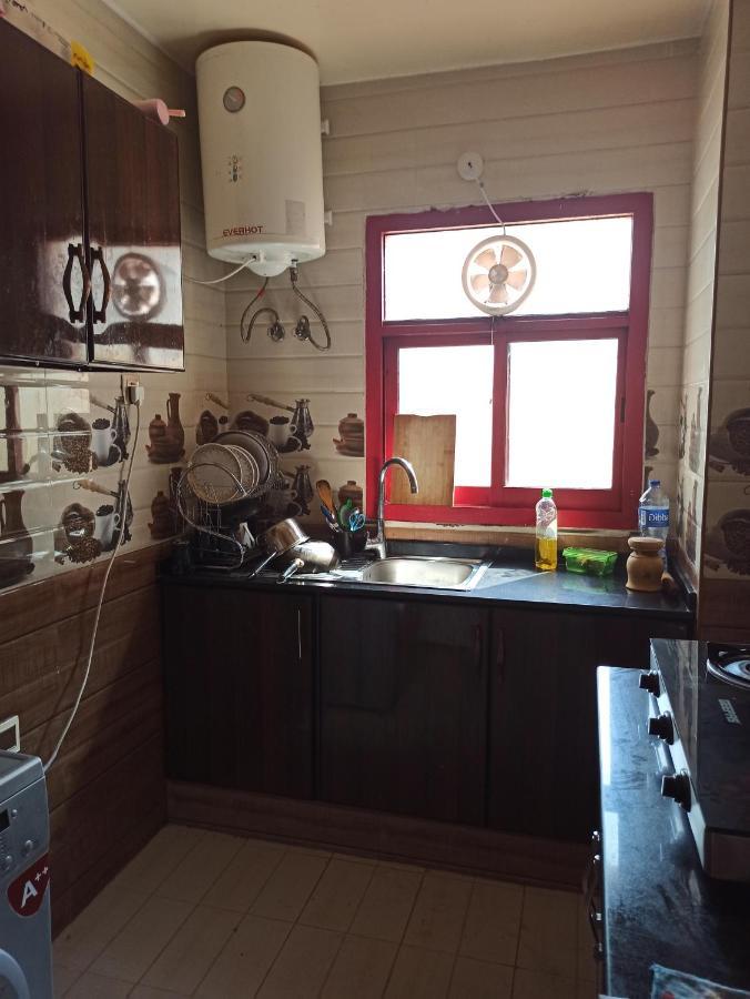 Moon Backpackers , Al Rigga , Partition For Couples And For Singles Apartman Dubaj Kültér fotó