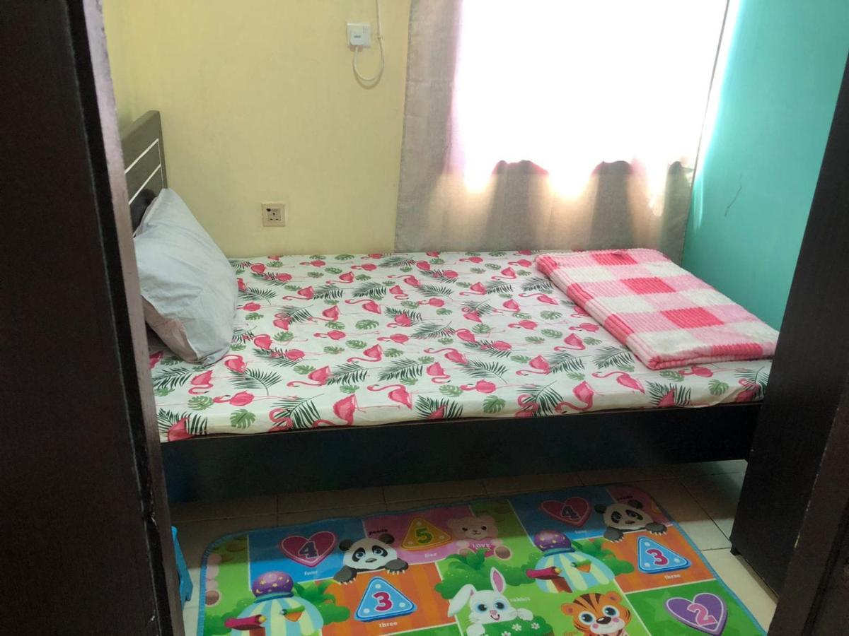 Moon Backpackers , Al Rigga , Partition For Couples And For Singles Apartman Dubaj Kültér fotó