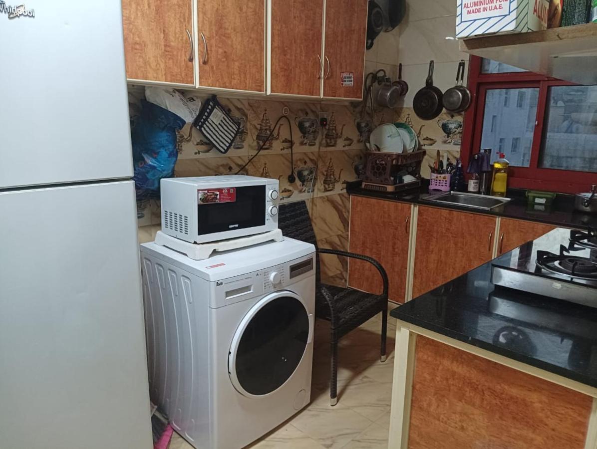 Moon Backpackers , Al Rigga , Partition For Couples And For Singles Apartman Dubaj Kültér fotó